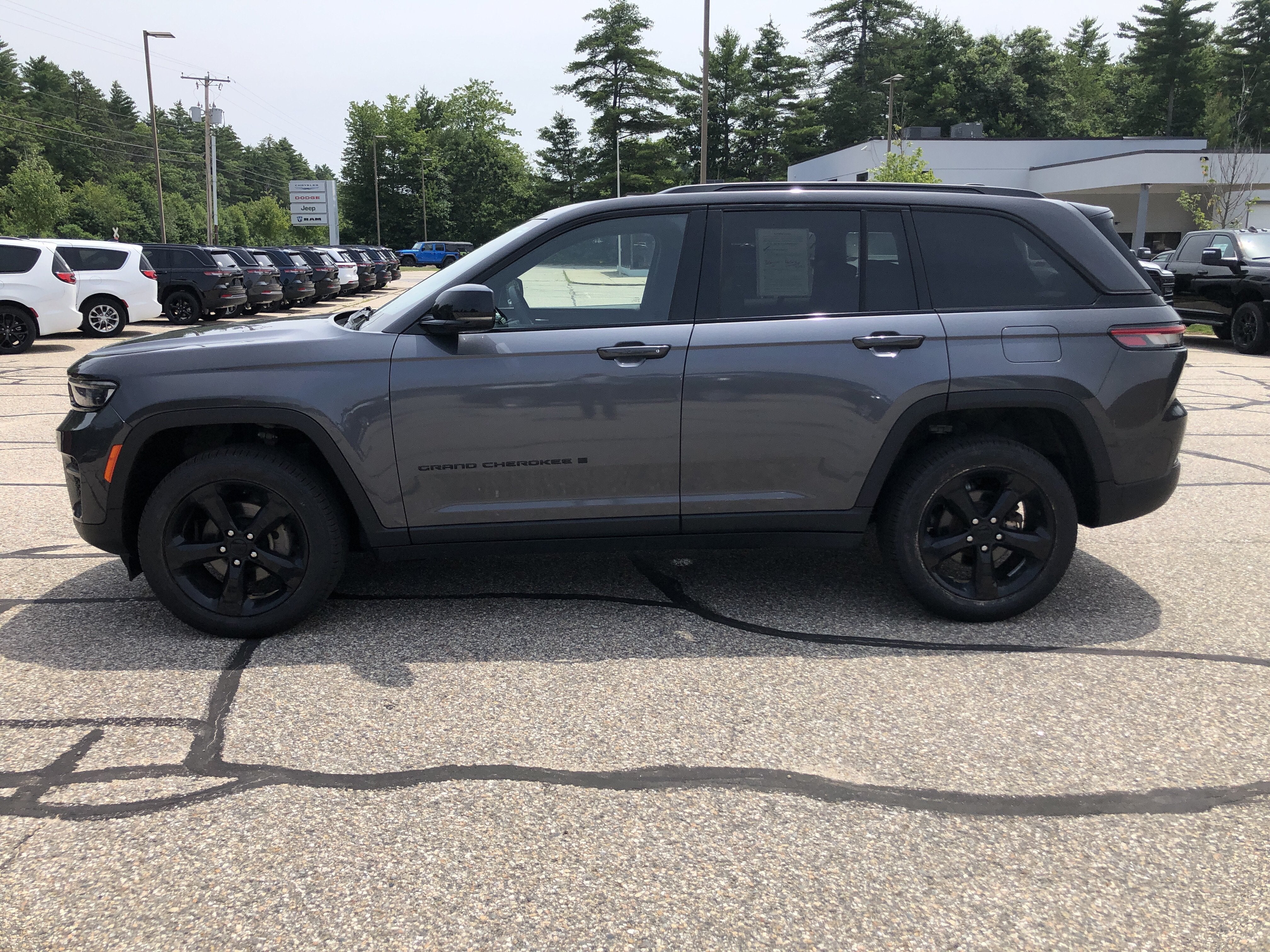 2023 Jeep Grand Cherokee Altitude