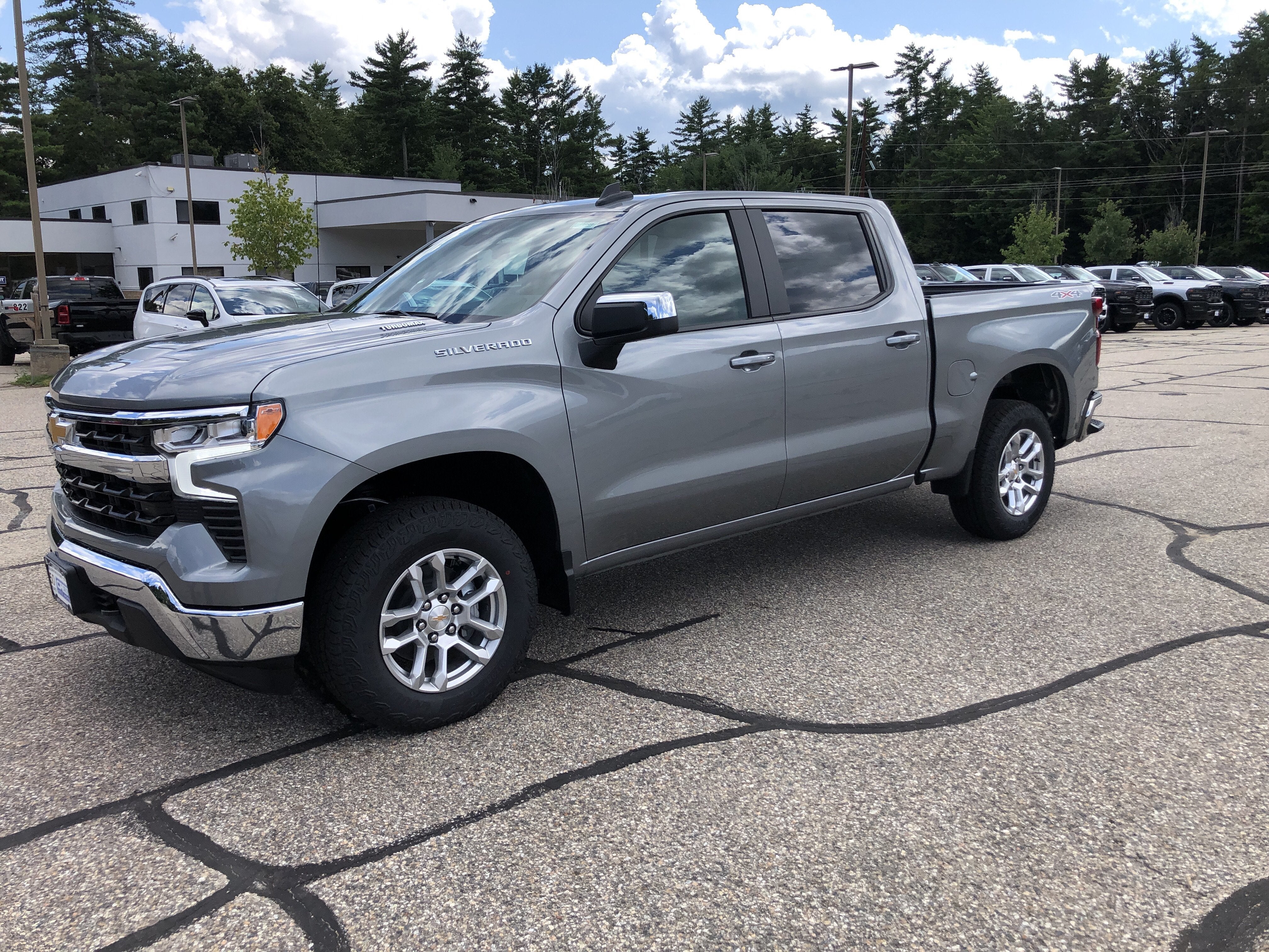 2026 Chevrolet Silverado 1500 LT (2FL)