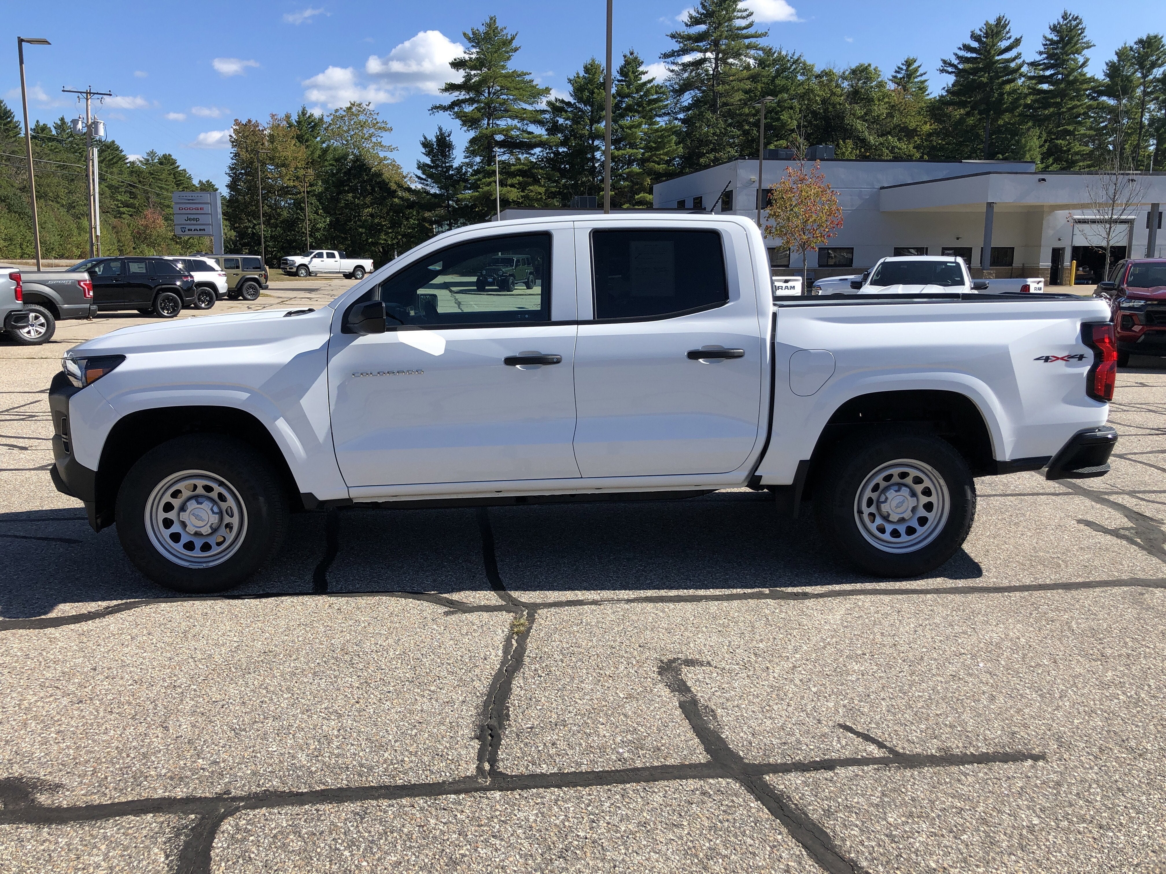 2024 Chevrolet Colorado WT