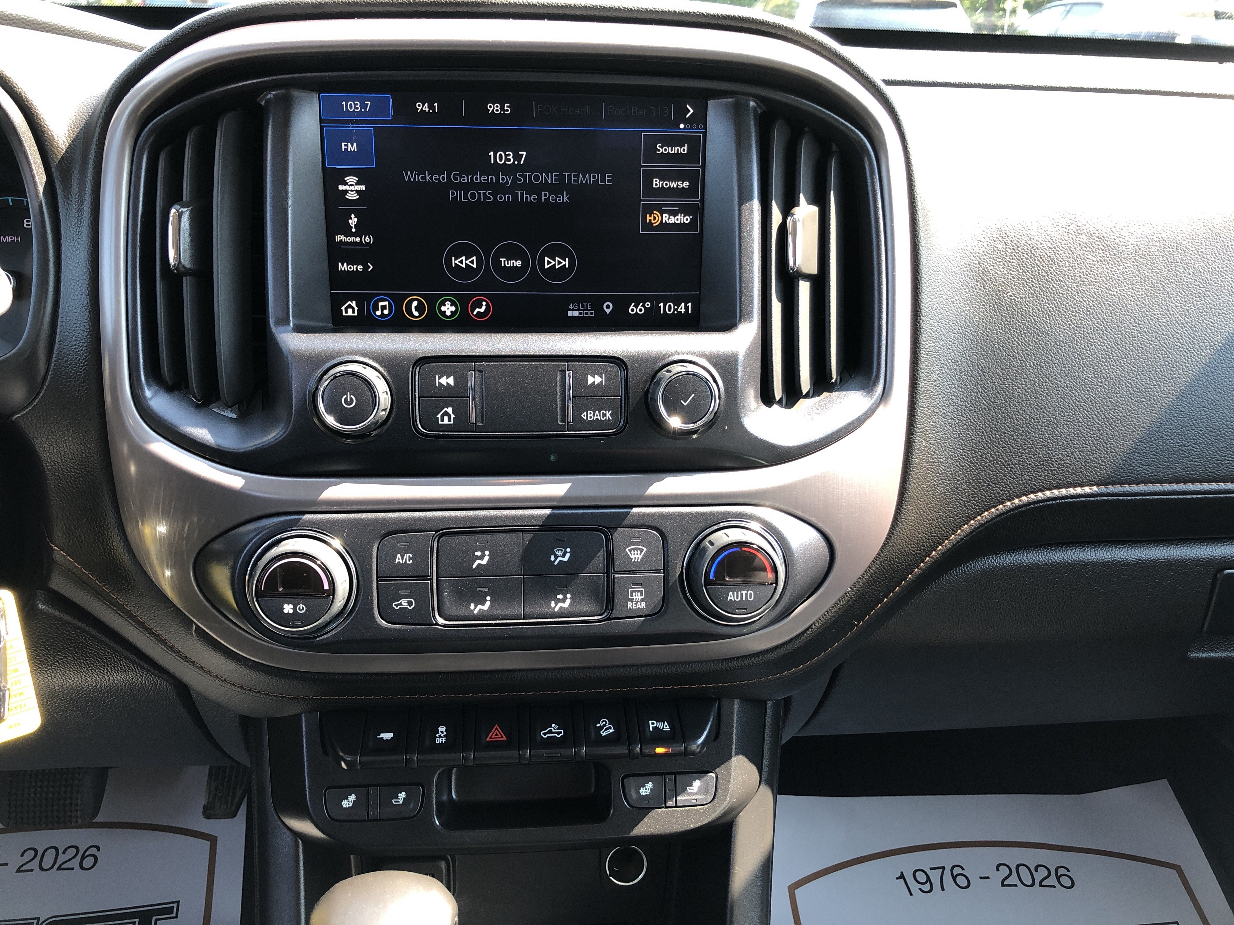 2022 GMC Canyon 4WD AT4 w/Leather