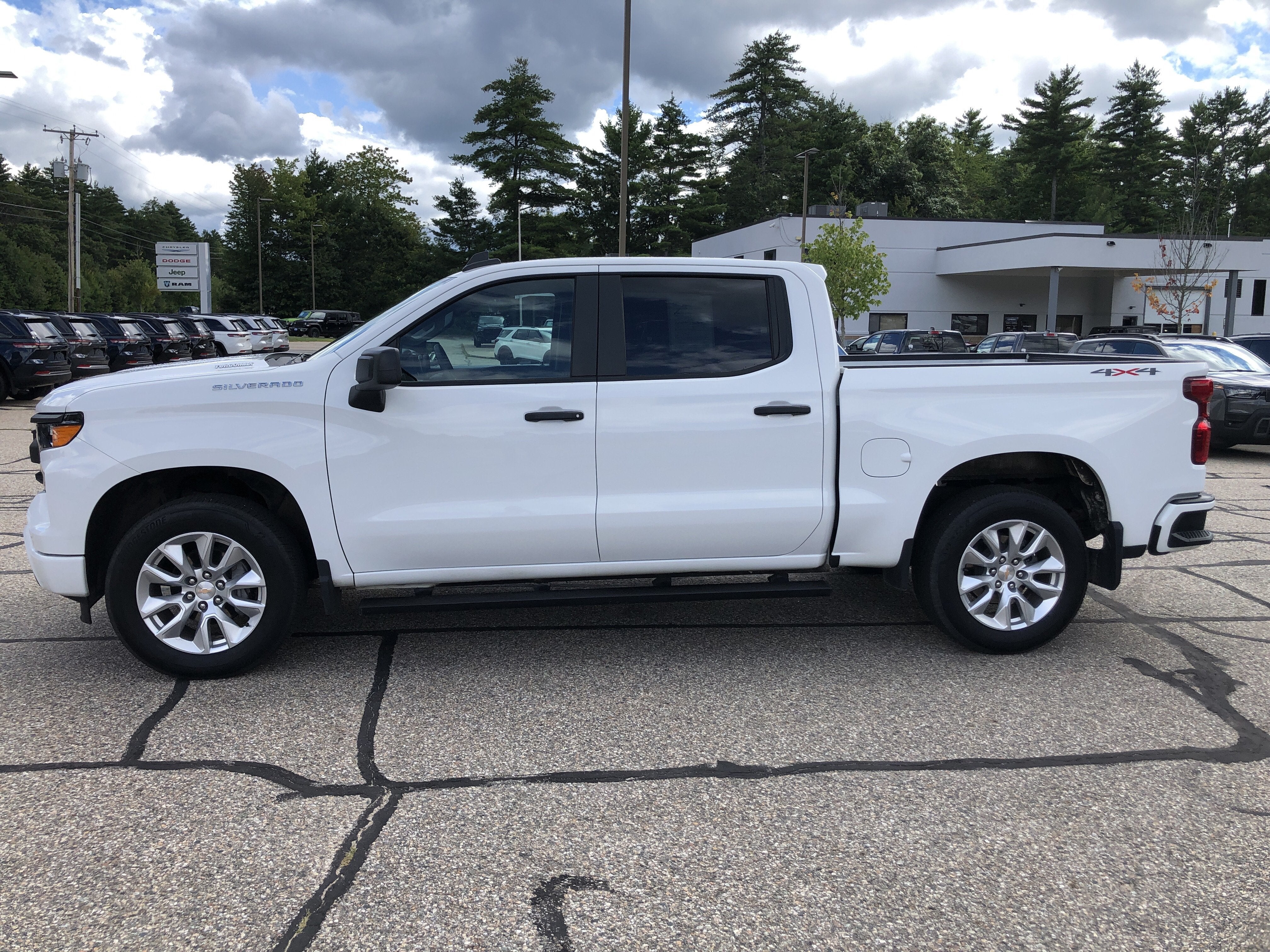 2025 Chevrolet Silverado 1500 Custom