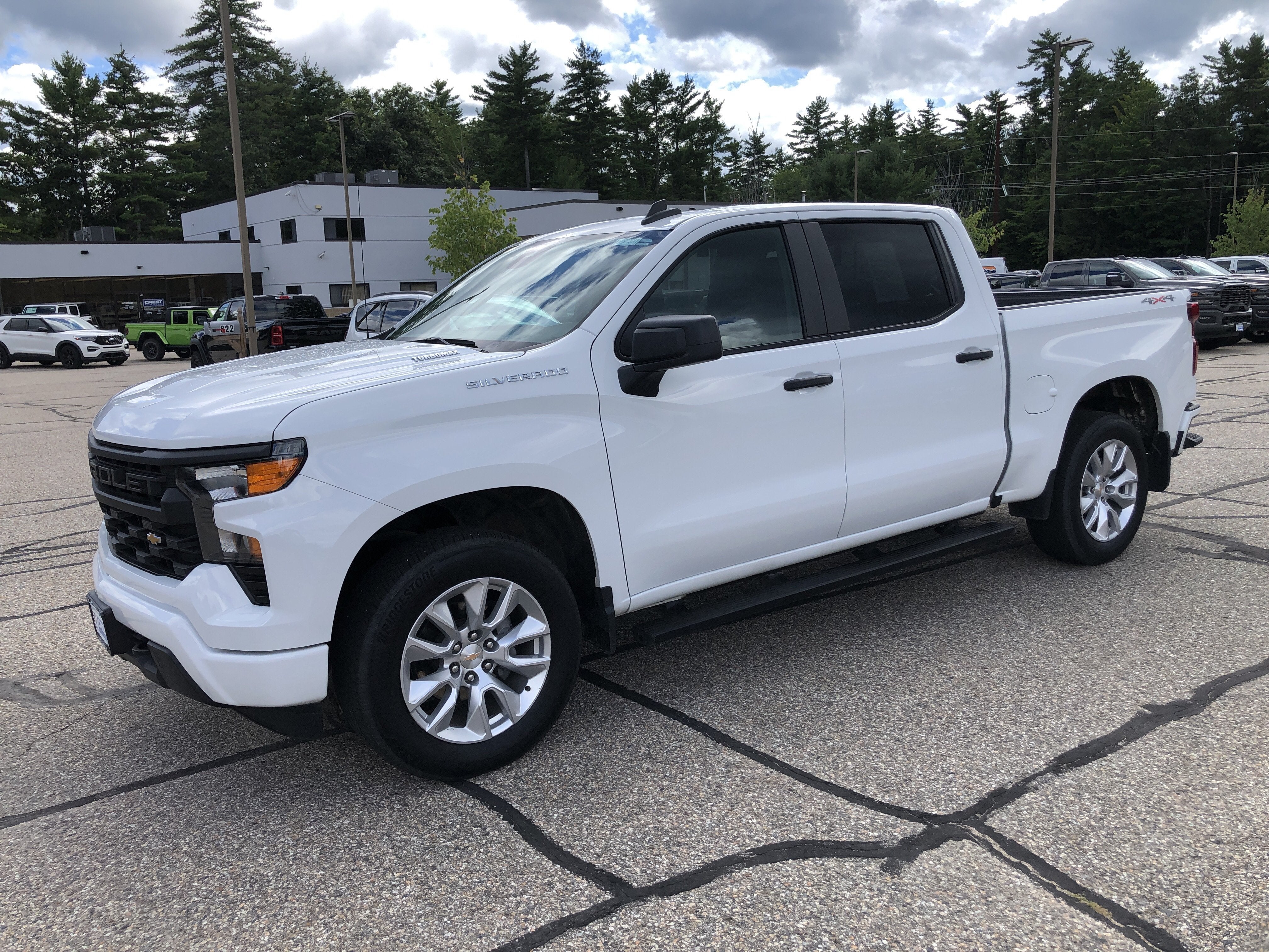 2025 Chevrolet Silverado 1500 Custom